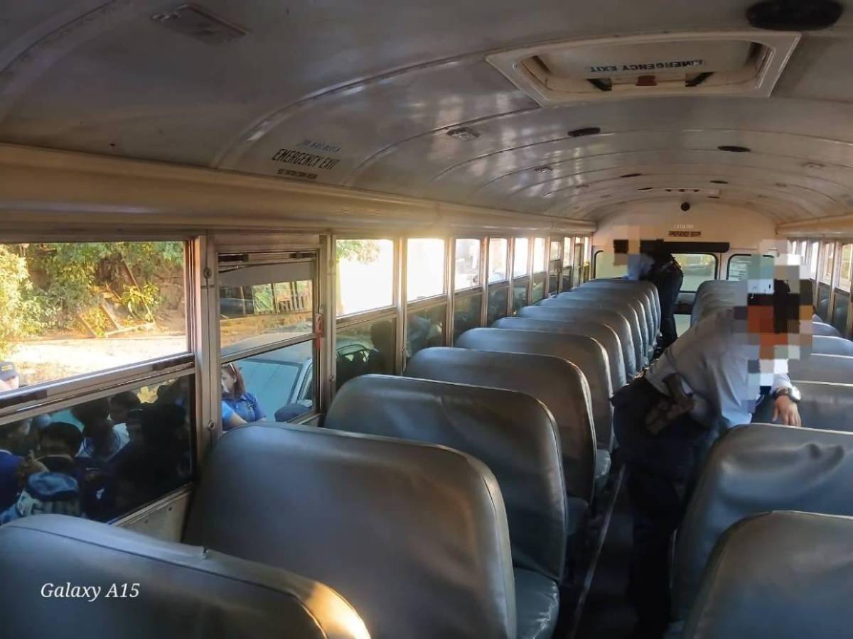 Decomisan arma de fuego en bus que transportaba a aficionados del Motagua al Nacional