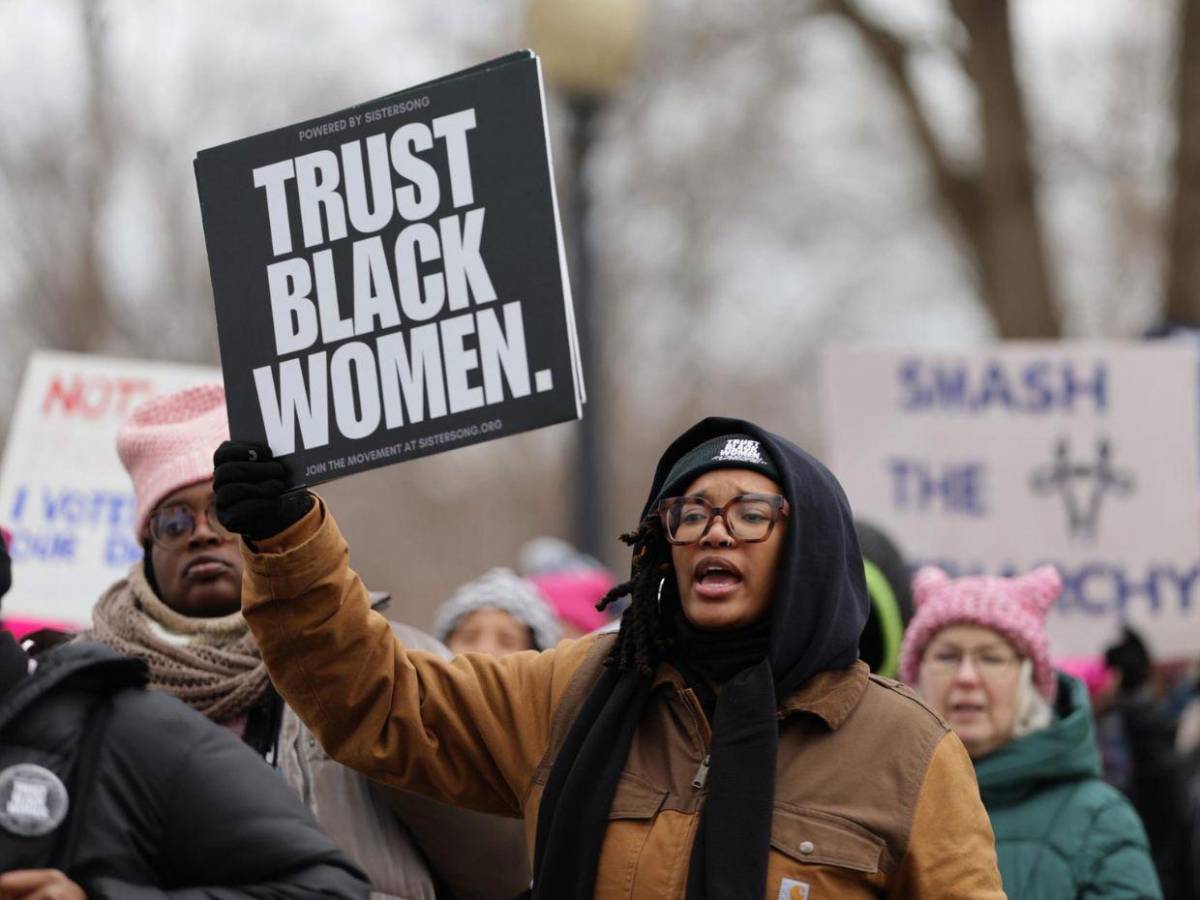 Miles marchan en Washington con un mensaje claro a Trump: los derechos de las mujeres