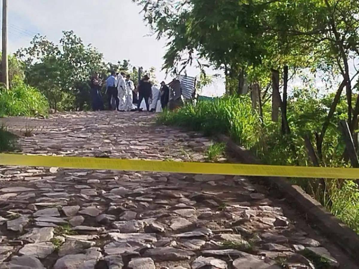 Amarrada de manos y con 15 disparos: así hallaron a menor asesinada en Los Pinos