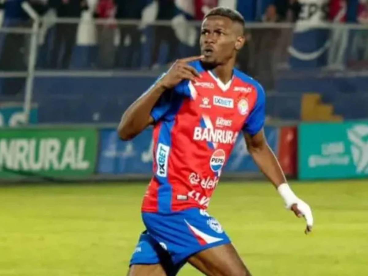 Linda chica engañó a futbolista y se metió con su tío: El grave escándalo que sacude Costa Rica
