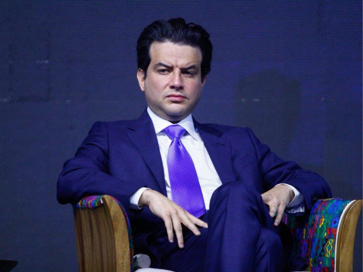 Hijo de Micheletti era el pasajero del helicóptero que sufrió percance en la Cerro Grande Hijo de Micheletti era el pasajero del helicóptero que sufrió percance en la Cerro Grande