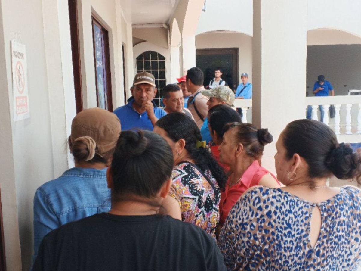 Inversionistas de Koriun en Copán pasan horas sin respuesta ni reembolso