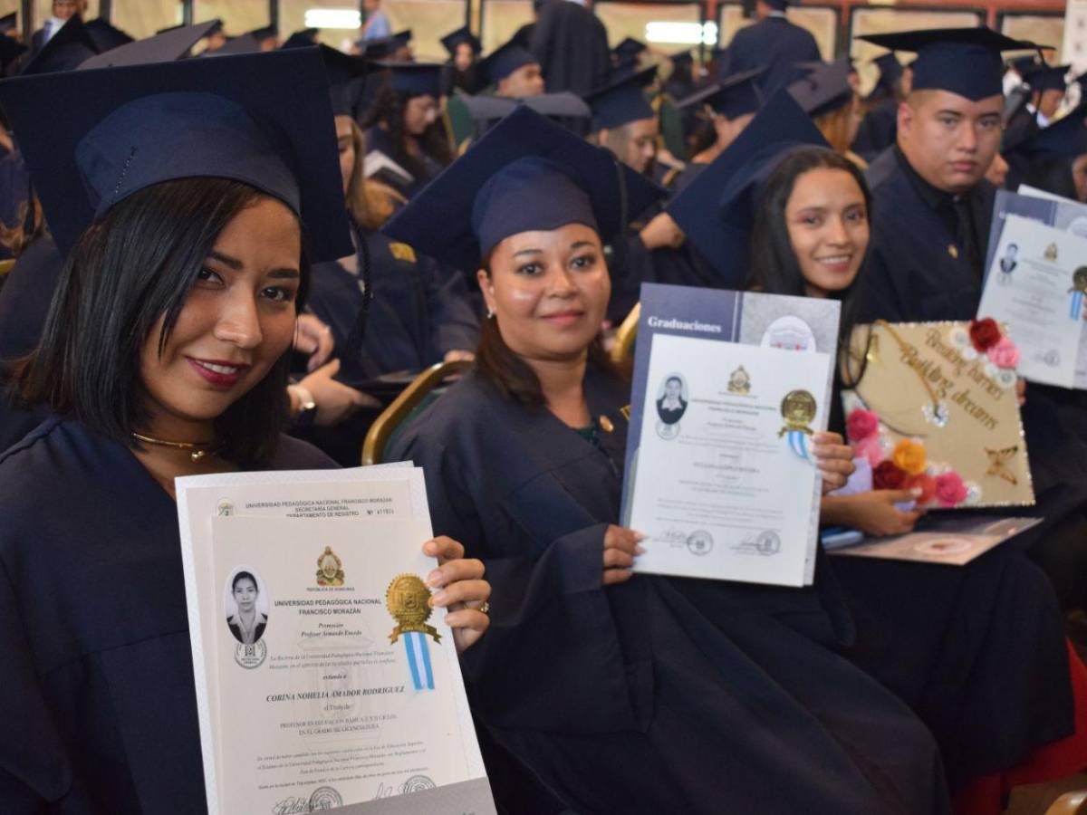 La Universidad Pedagógica gradúa a más de 150 nuevos docentes