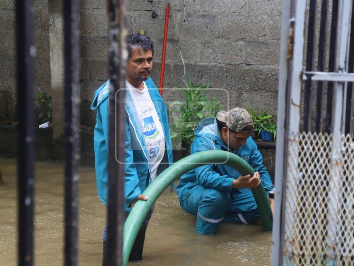 Damnificados e inundaciones en la Flor de Cuba de San Pedro Sula por las lluvias