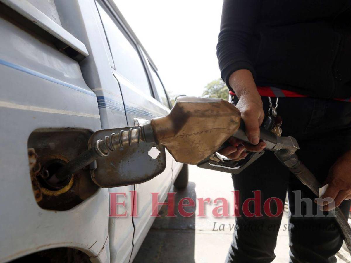 Honduras: Conozca qué incide para que la gasolina superior cueste otra vez menos de L 100
