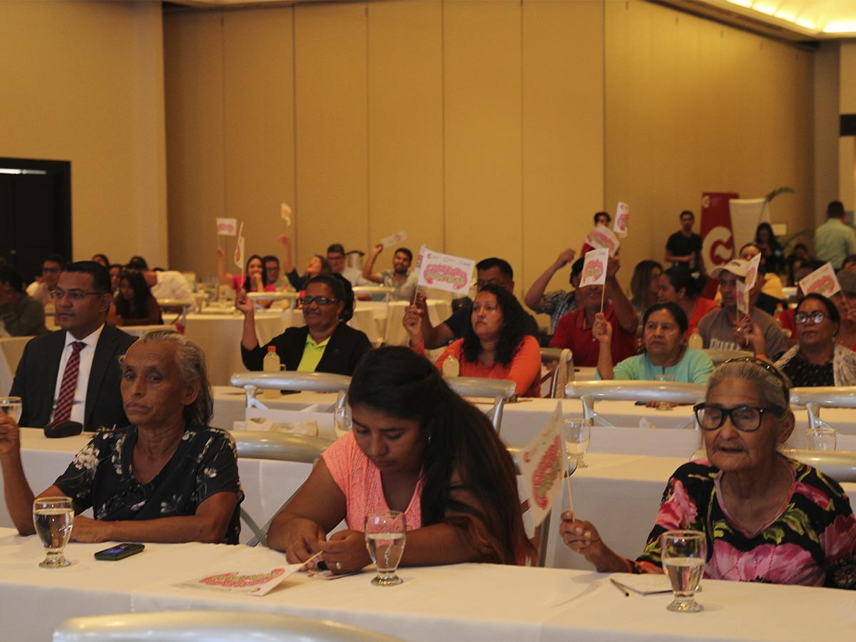 <i>Lanzamiento de la campaña “Comiendo Mentiras”, organizada por el Movimiento Hondureño por la Alimentación y la Salud (MAYS). </i>