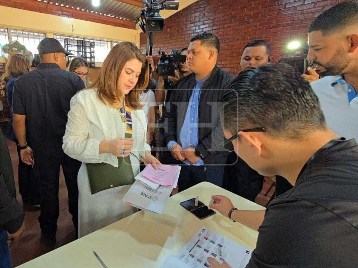 Tras ausentarse del banderillazo, Cossette López ejerce el voto en el Guanacaste