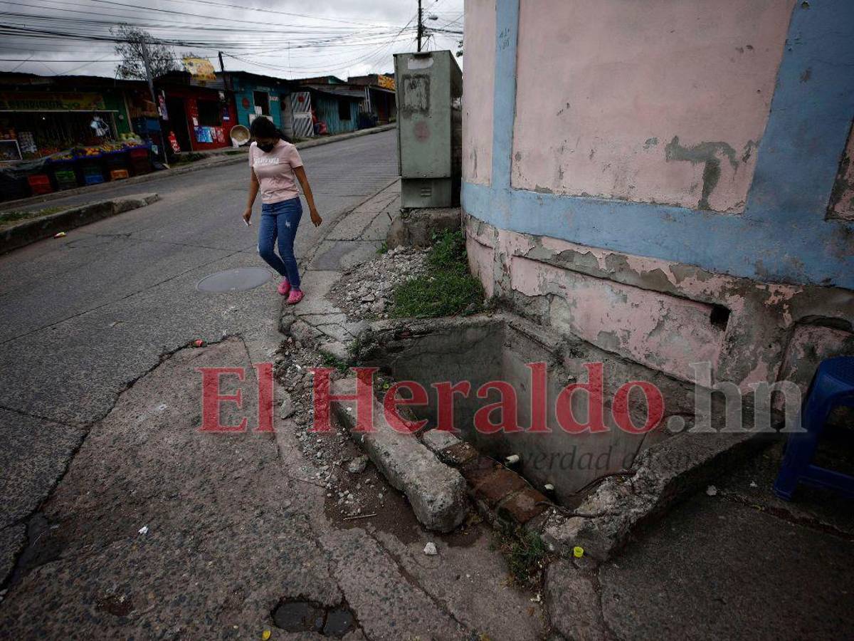Más de tres kilómetros de caos en el postergado Bulevar del Norte en la capital