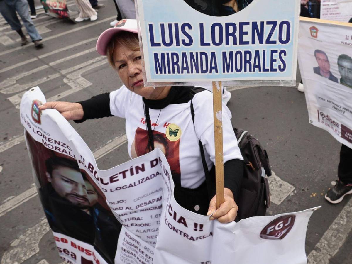 Madres mexicanas marchan el Día de las Madres para exigir justicia por sus hijos desaparecidos