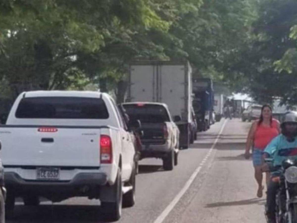Ganaderos continúan con toma de carreteras en Olancho