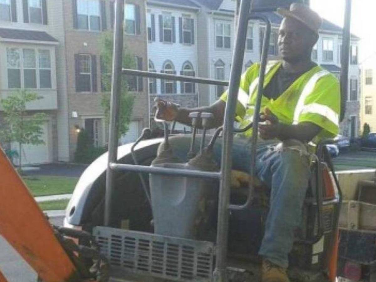 Exjugadores de Honduras que salen adelante en EE UU mediante la construcción