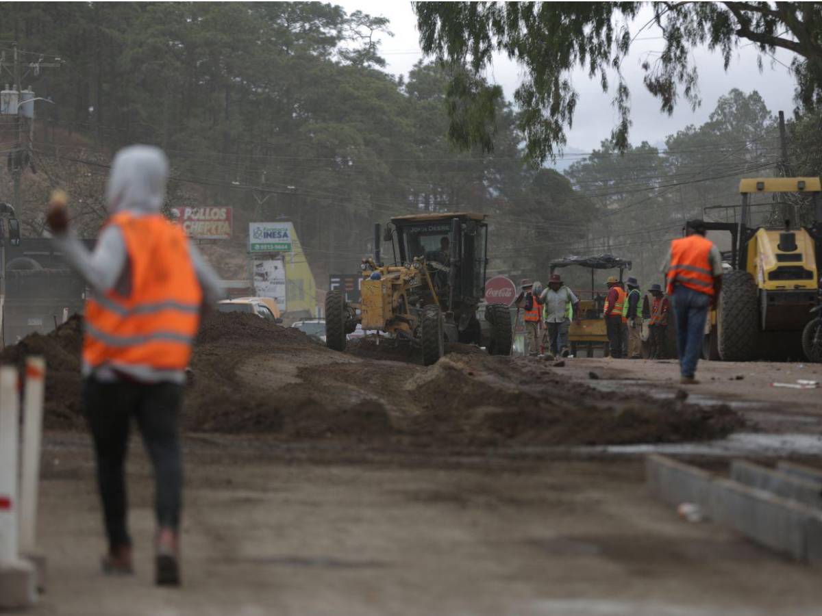 Un carril habilitado y fundición, así avanzan trabajos en salida a Danlí