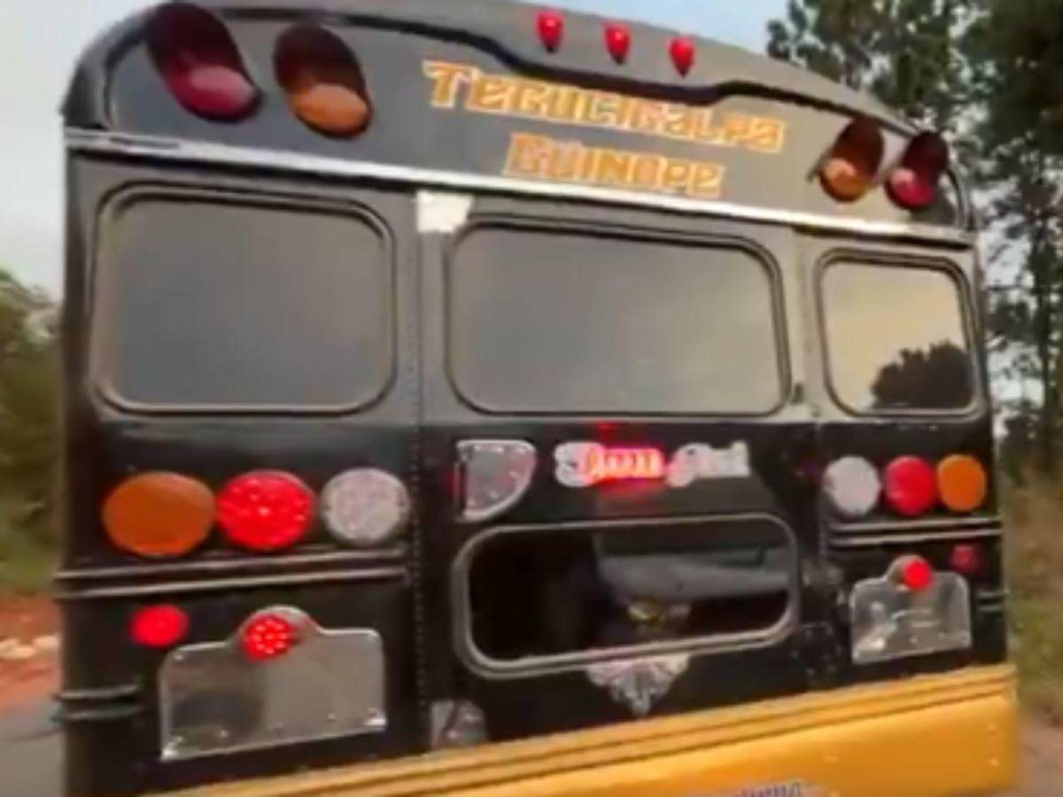 Primeras imágenes del atentado contra una pareja en un bus interurbano de Güinope