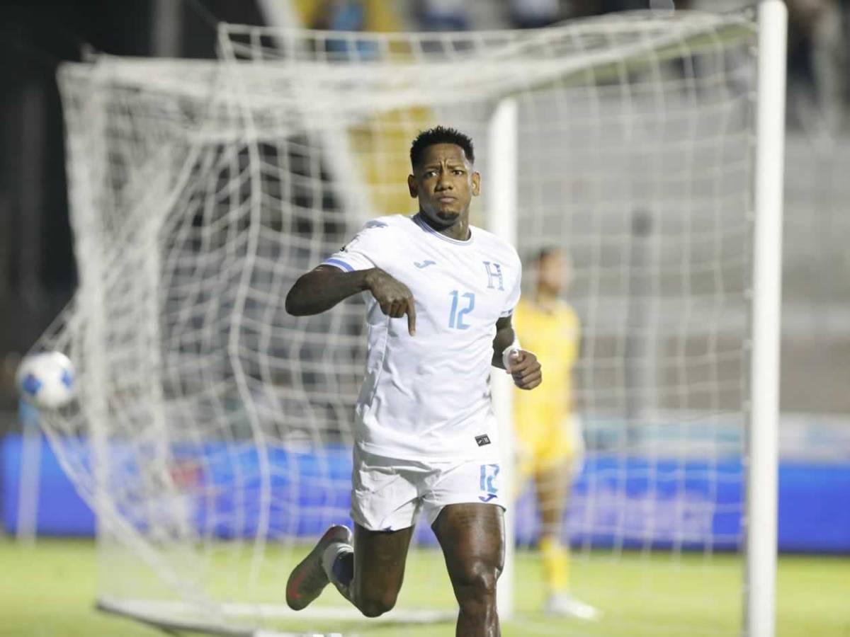 Lo que hizo la pareja del año, lindas chicas y bronca: Postales del triunfo de Honduras vs Nicaragua