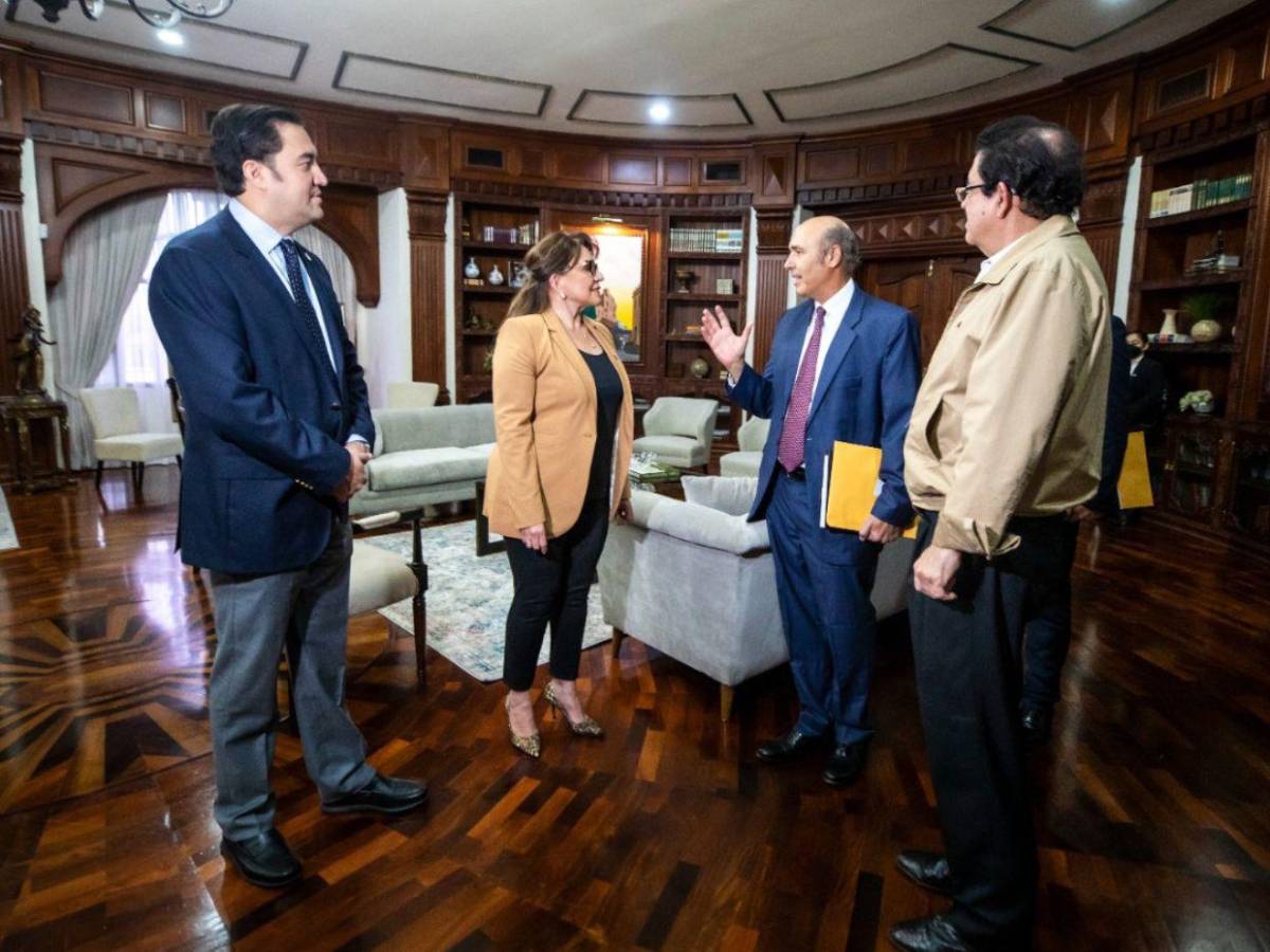 La decisión de Nasry Asfura con el lobismo que hacía Hugo Llorens en EE UU