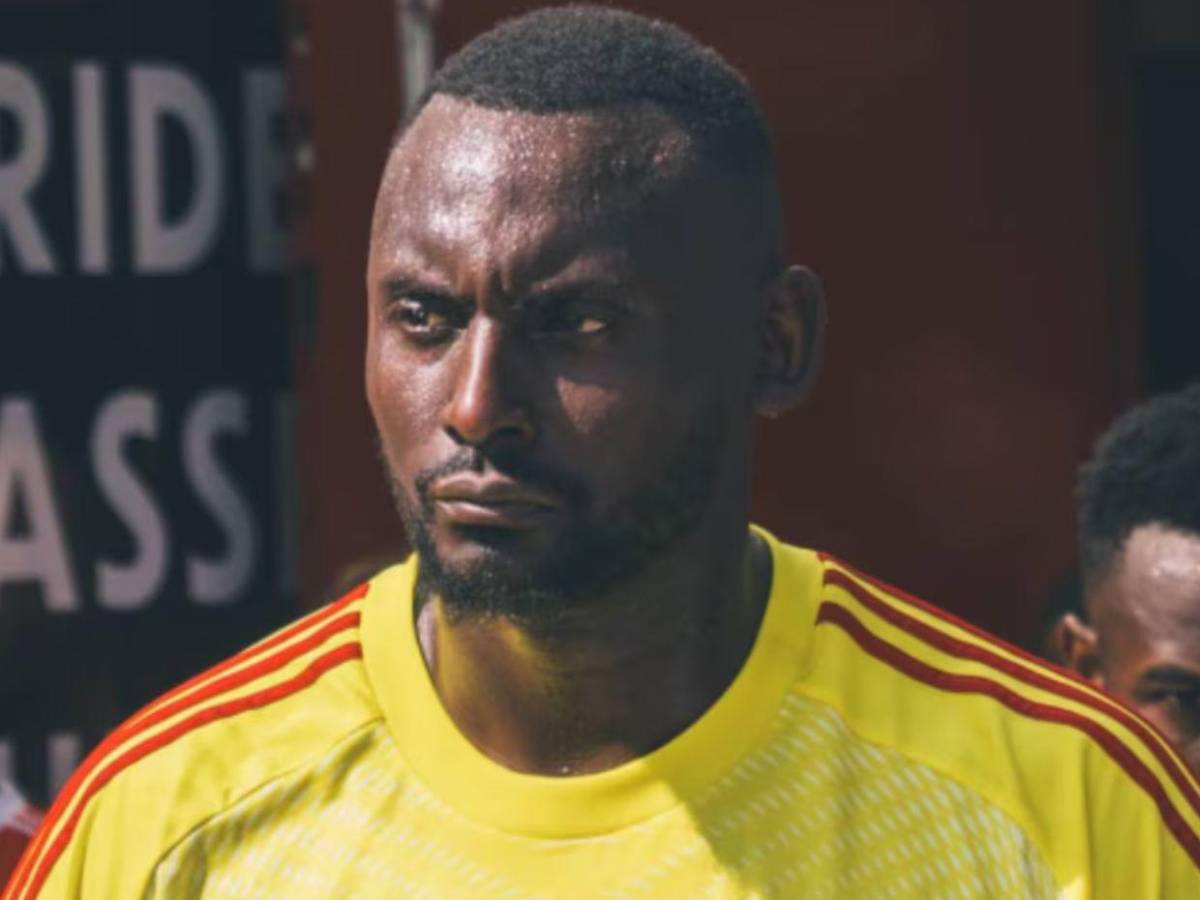 De portero en Londres a rey en Uganda: la historia de George Desmond Kamurasi