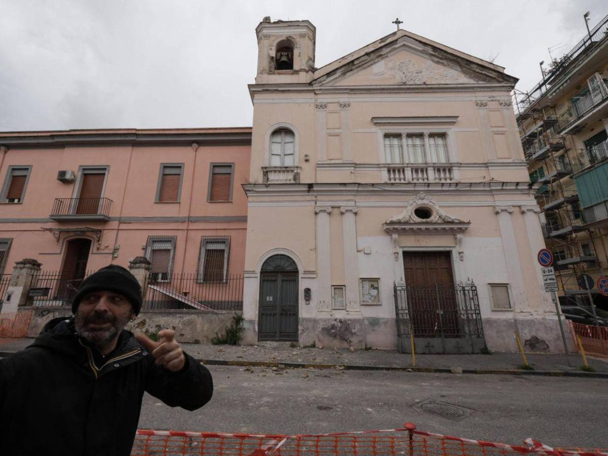 Terremoto de magnitud 4.4 causa pánico en la población de Nápoles, Italia