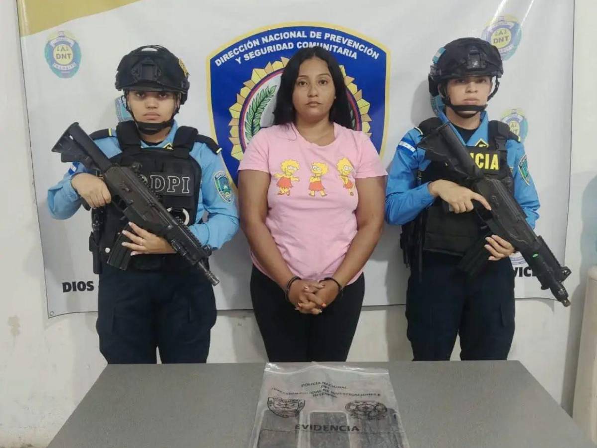 Hombres pidieron falsa ayuda mecánica al novio de Yeni Rivera; esto relató su pareja