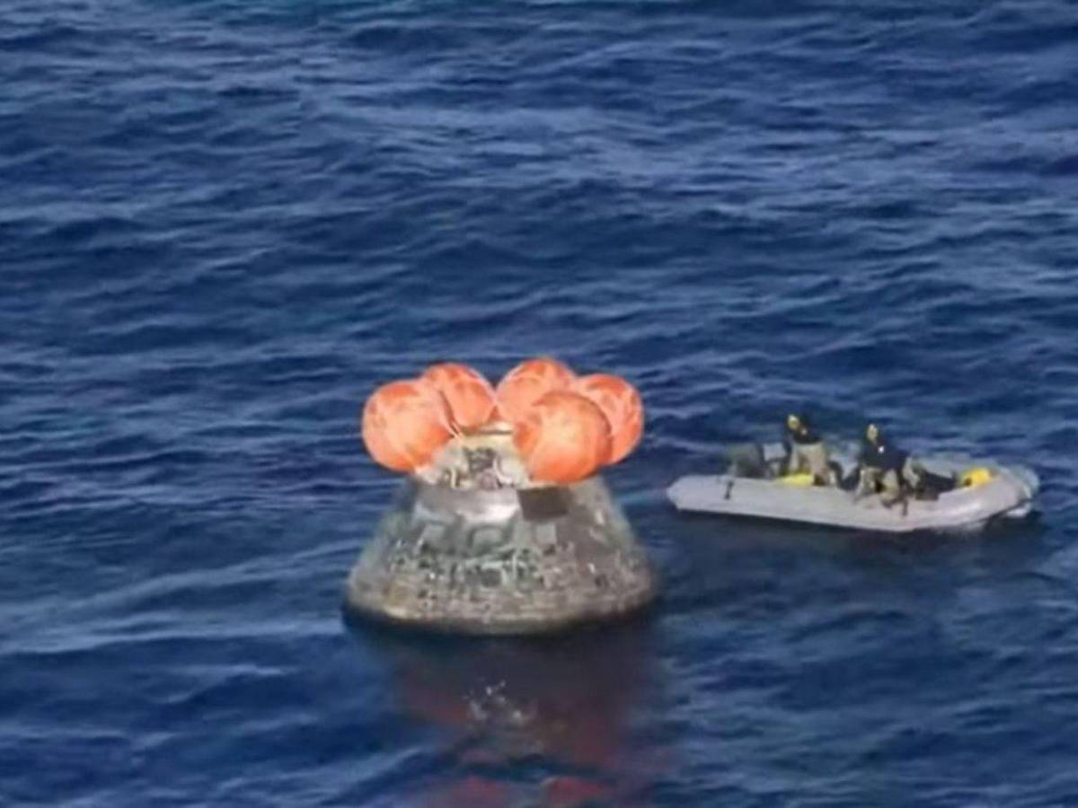 Así vivieron el amerizaje de la misión Artemis II en San Diego, California