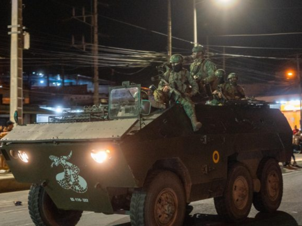 Al menos 8 muertos y 8 heridos deja ataque armado en Ecuador