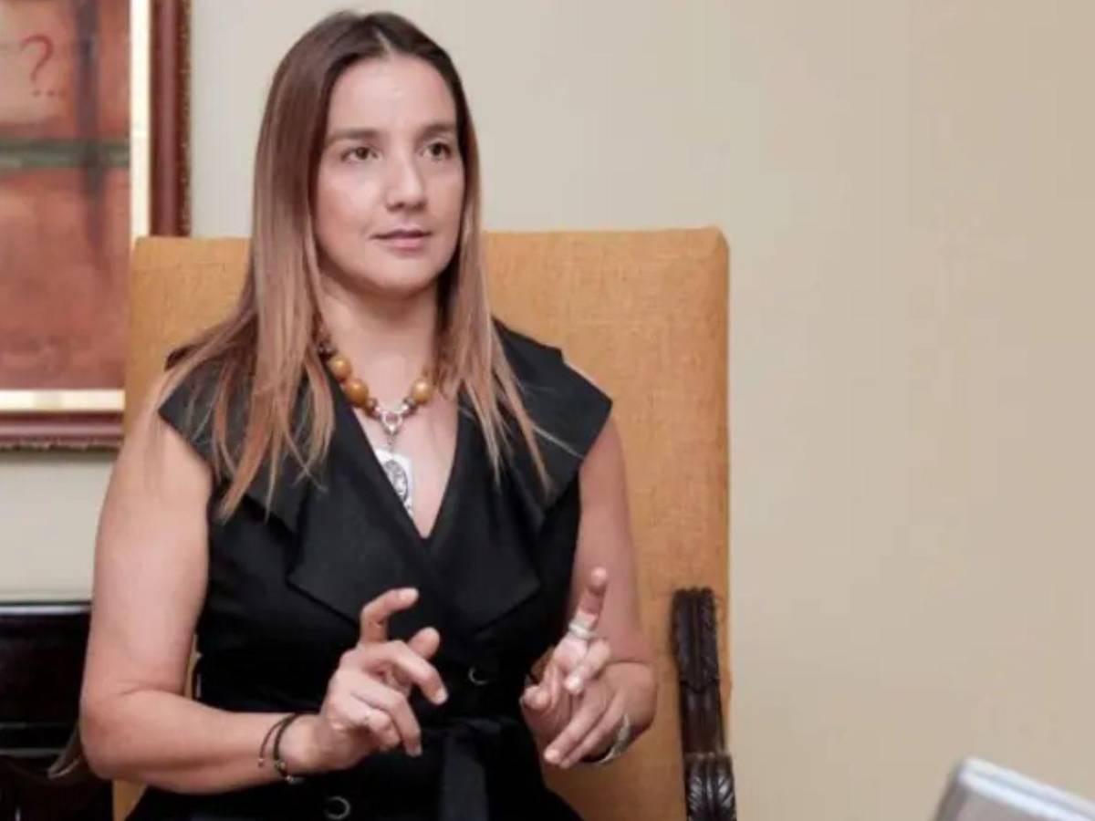 Políticos y exfuncionarios con pasaporte diplomático en Honduras