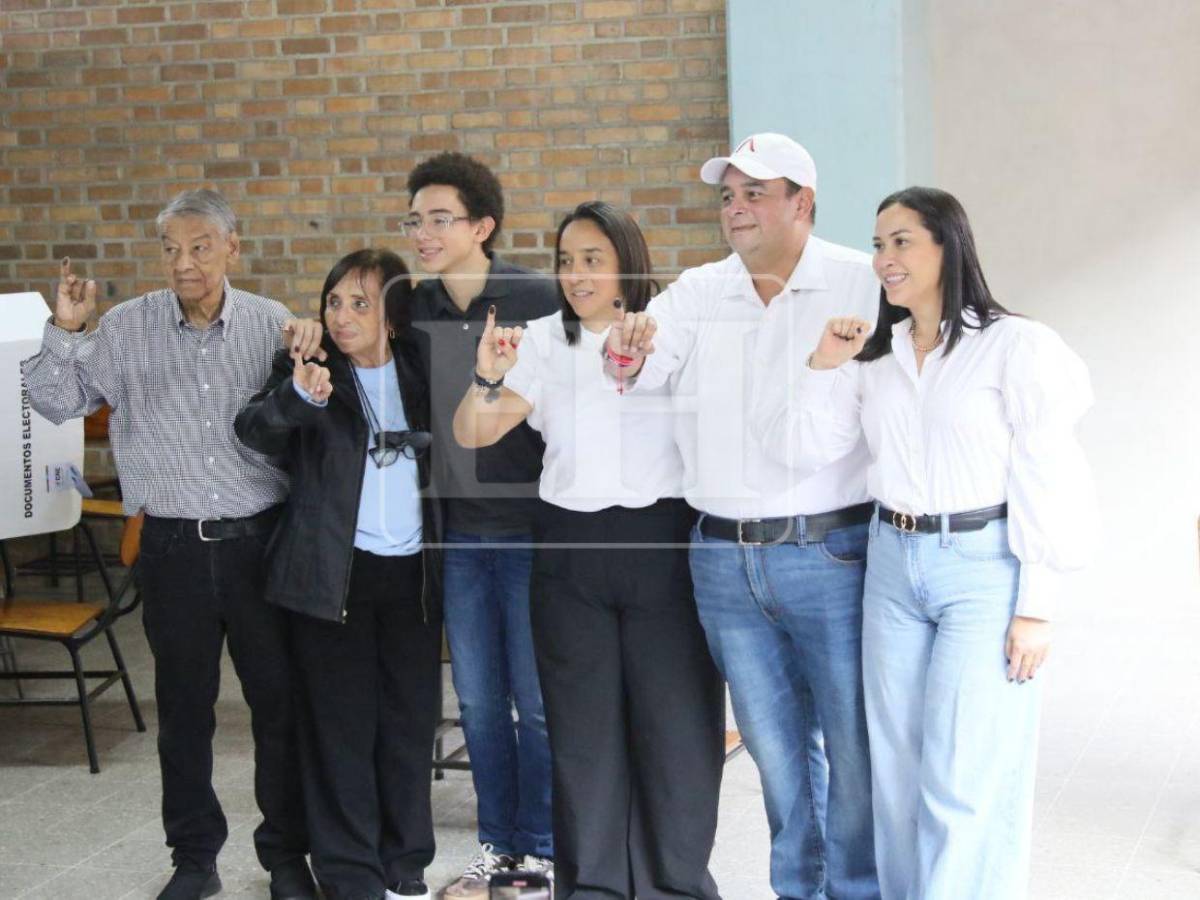 Jorge Aldana ejerce el sufragio y destaca normalidad en las urnas en el Distrito Central