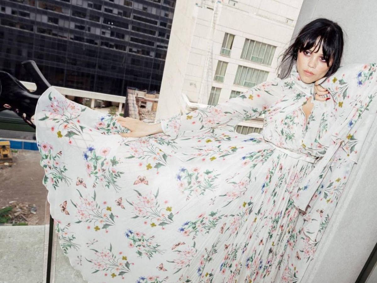 Jenna Ortega advierte que la IA no puede reemplazar la esencia humana en el cine