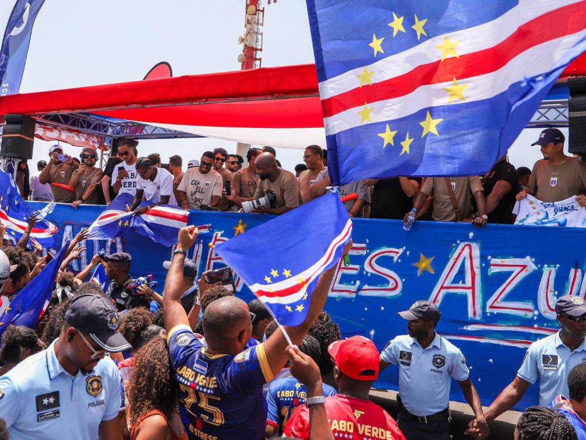 Cabo Verde recibe a sus héroes mundialistas tras una histórica participación