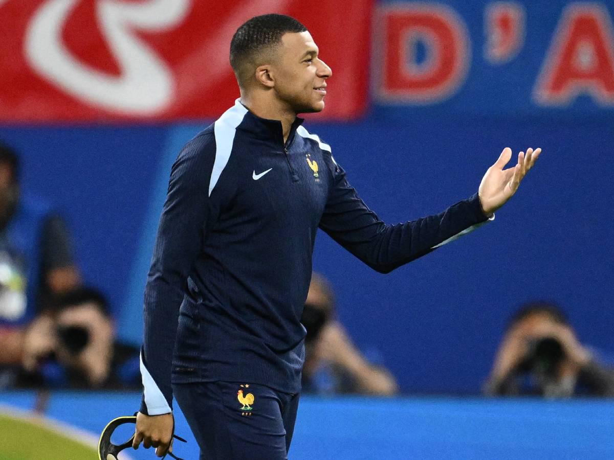 Mbappé sorprende al reclamarle cifra millonaria al PSG en primas y salarios