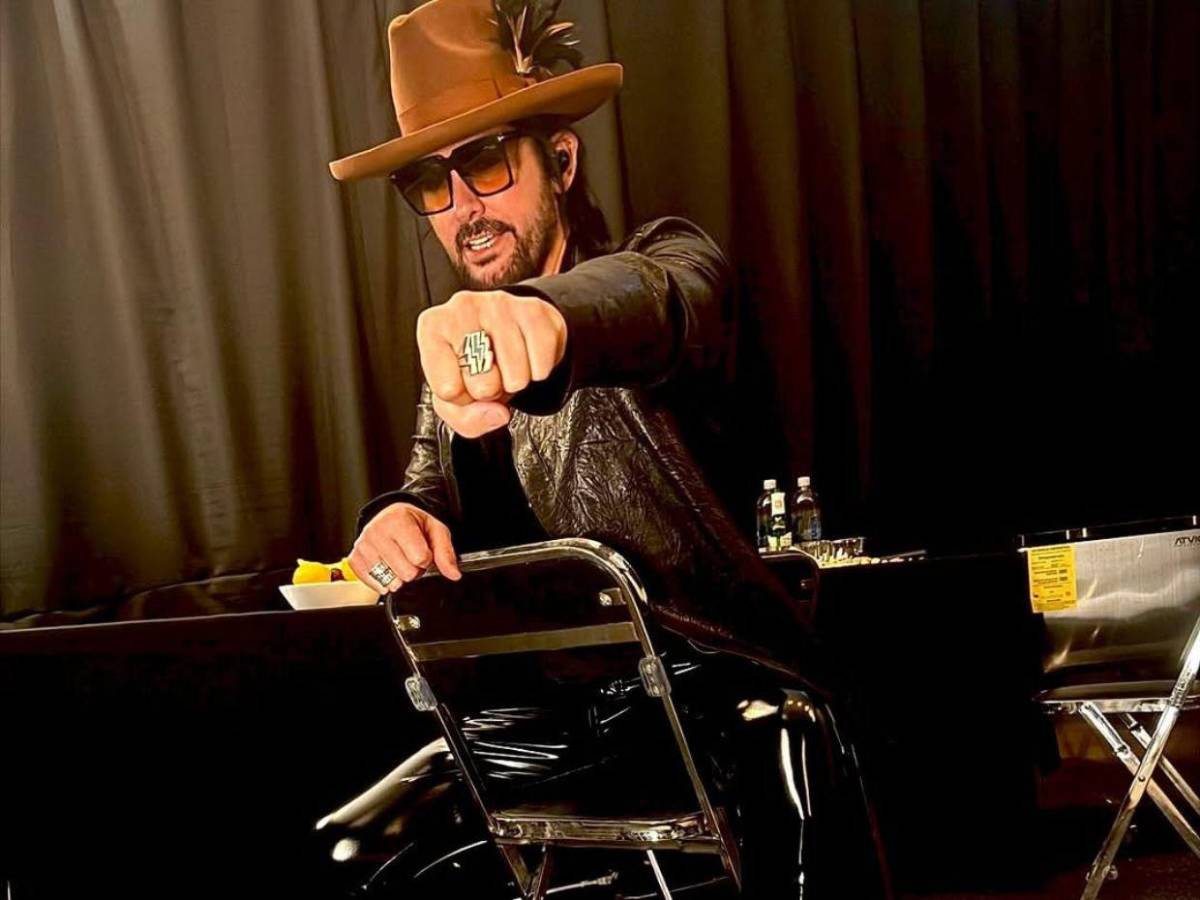 De “Miedo escénico” a “Acústico”: el catálogo discográfico de Beto Cuevas