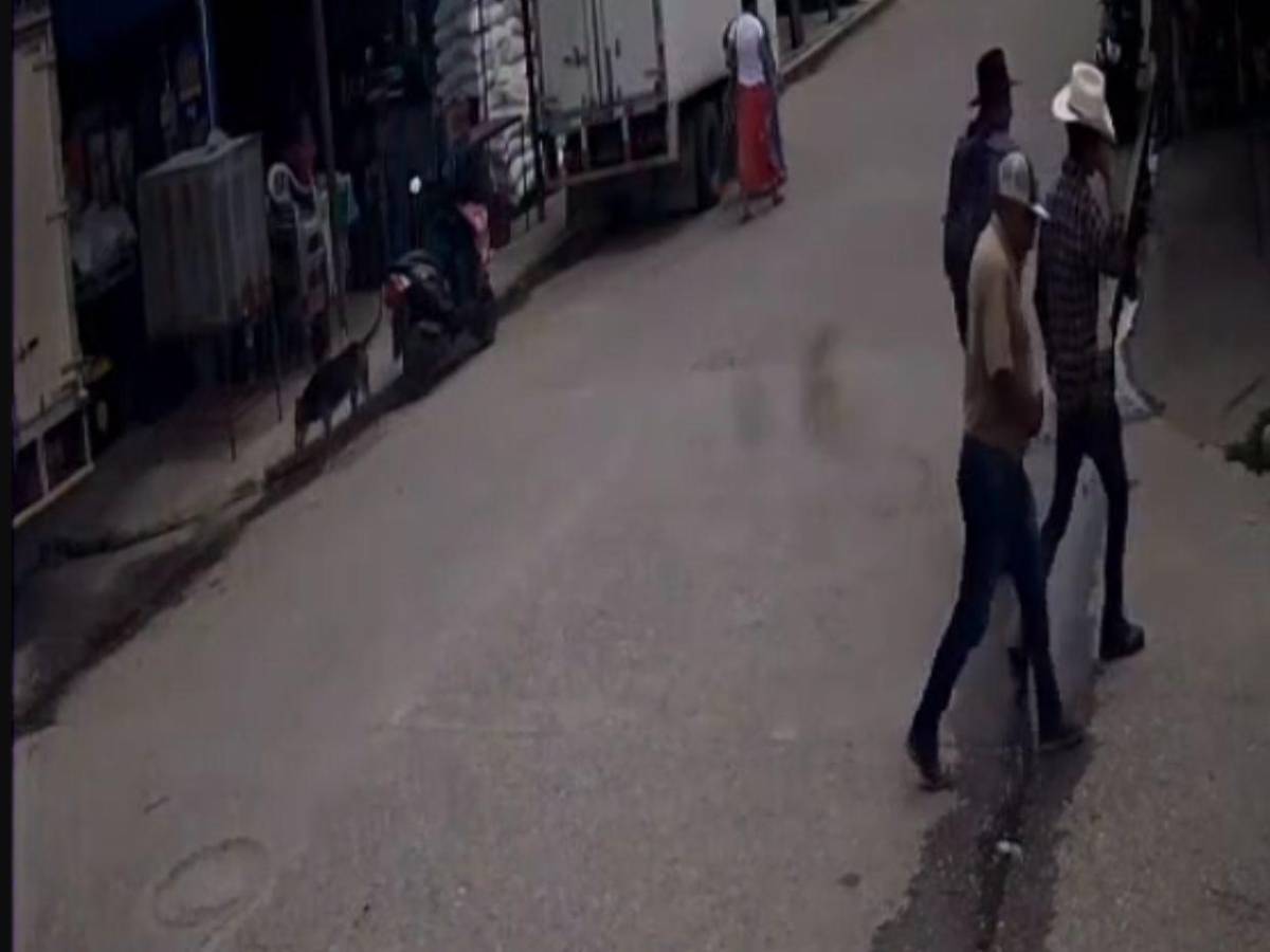 Cuadro a cuadro: joven es asaltado y despojado de L17,000 en Sabá, Colón