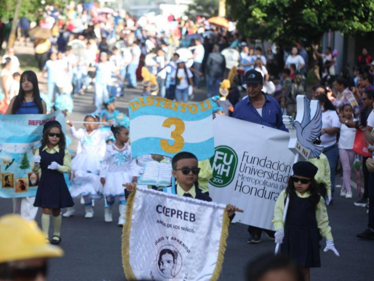 Inician las celebraciones de los 204 años de Independencia con desfiles de prebásica