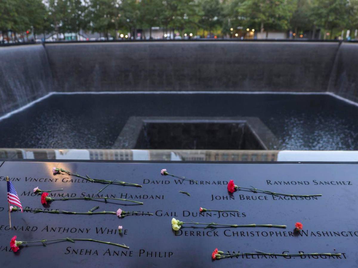 Nueva York recuerda a sus muertos en la tragedia de las Torres Gemelas hace 24 años
