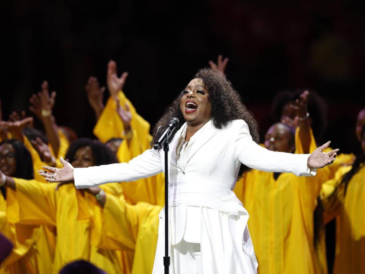 Super Bowl: Ledisi y coro estudiantil conmueven con himno de igualdad