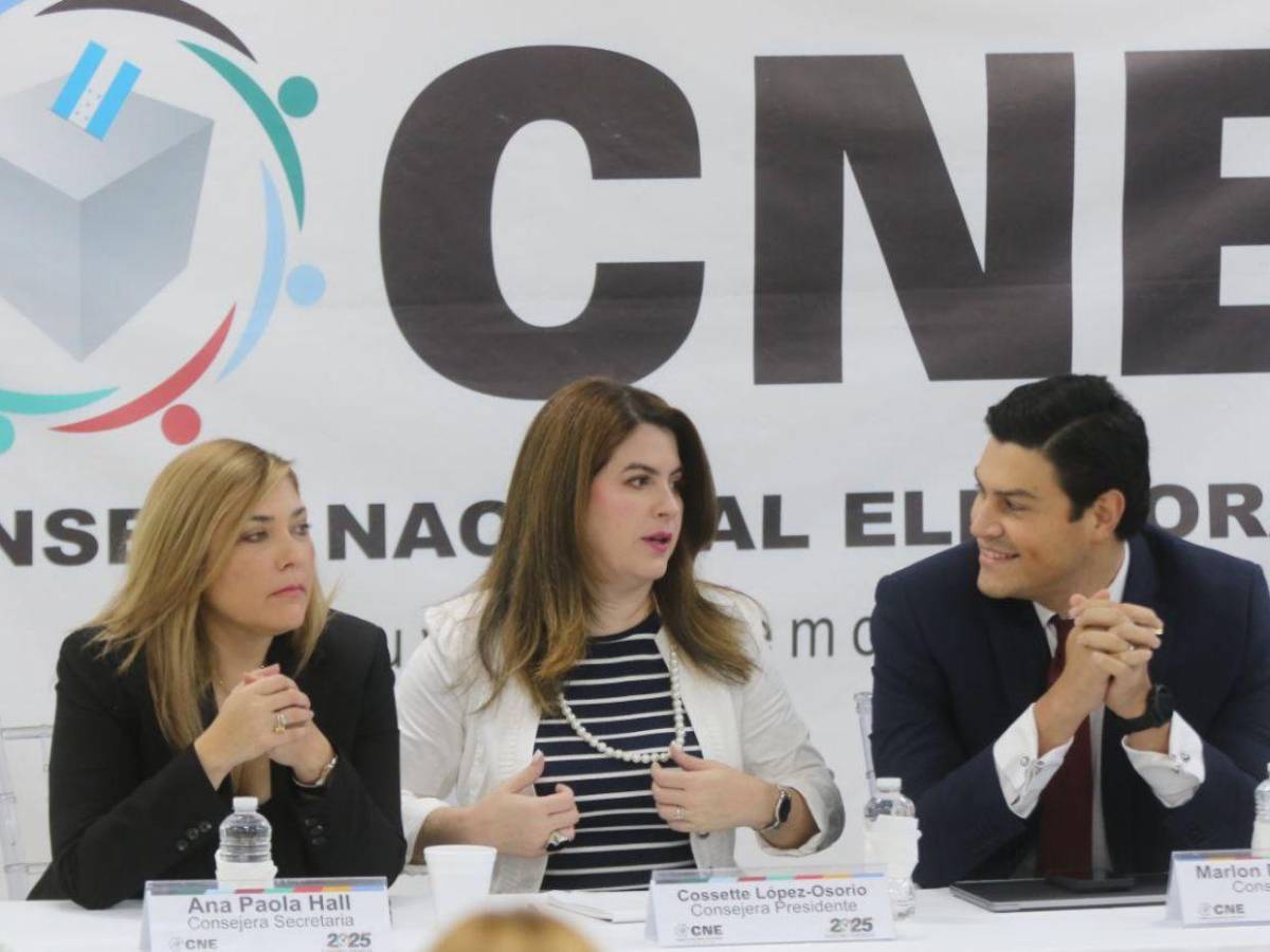 Entre risas y armonía, consejeros del CNE reciben ofertas para el TREP