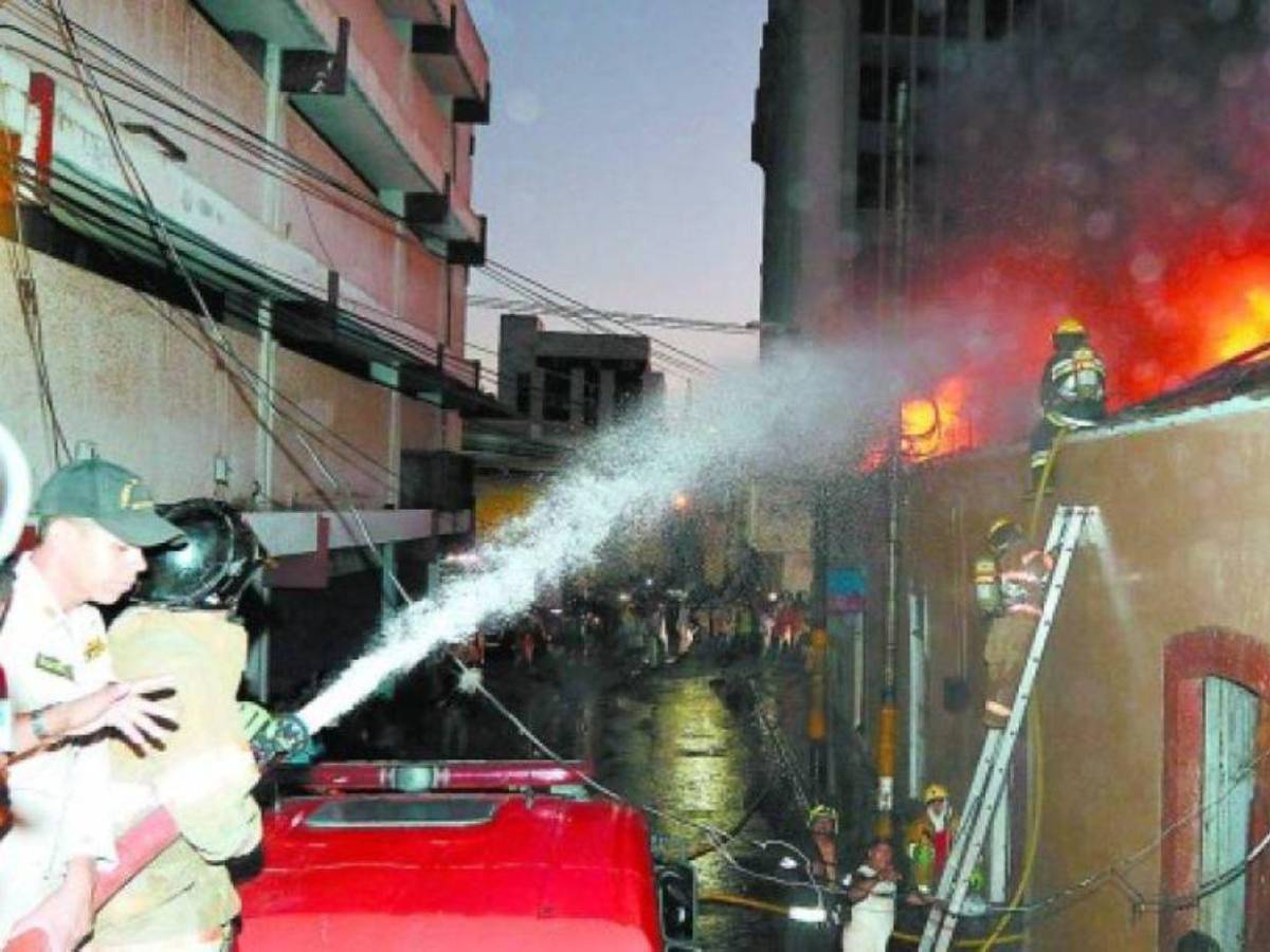 En cinco años el icónico Chinda Díaz de la capital volvió a ser incendiado