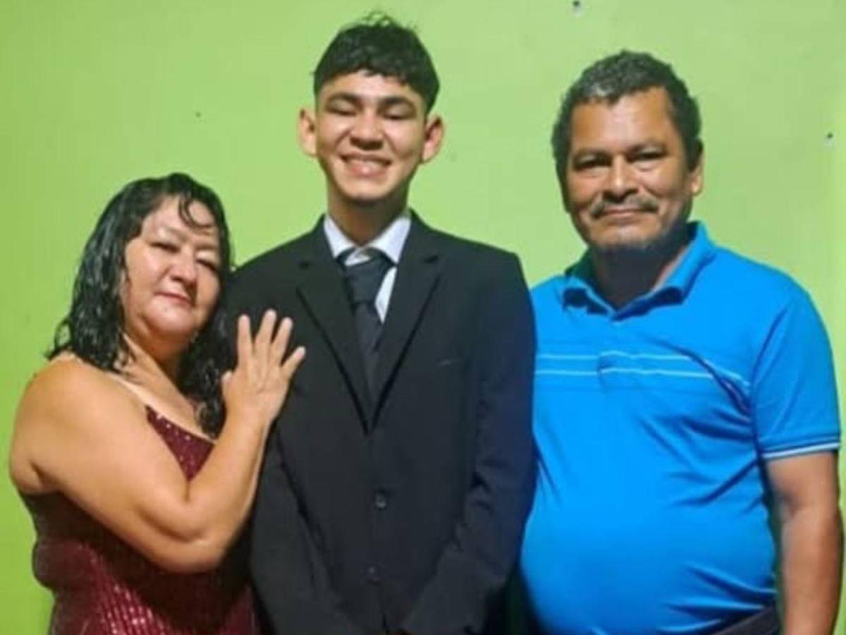 Con sus carritos sobre el ataúd despidieron a José Mendoza, muerto en accidente en Cortés