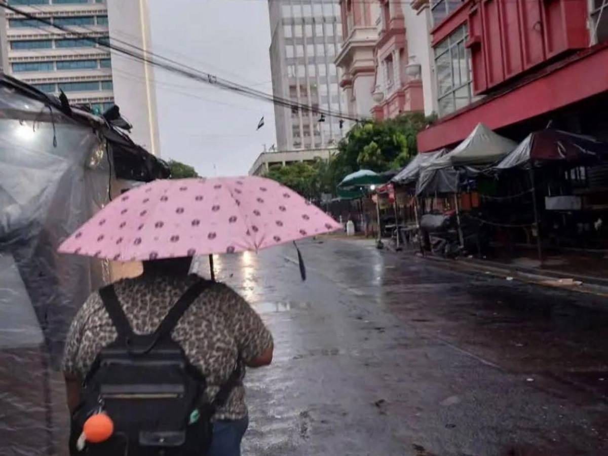 Onda tropical golpeará con más fuerza este martes: ¿En qué zonas se esperan lluvias intensas?