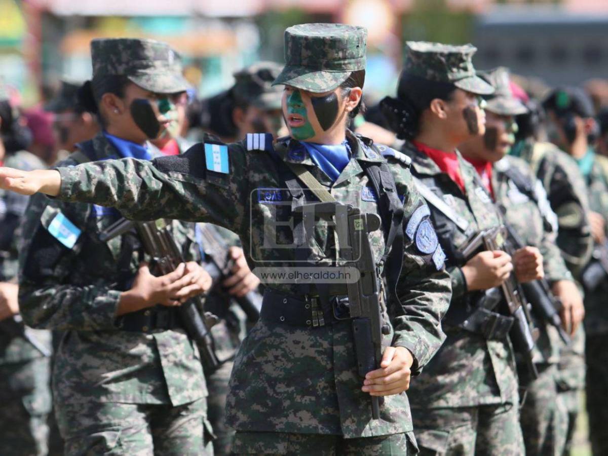 Así se desarrolla la ceremonia de traspaso de mando de las FF AA