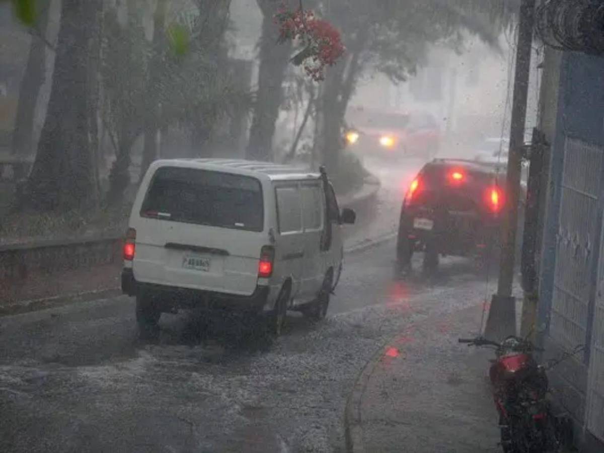 Onda tropical dejará tormentas eléctricas este domingo ¿En qué partes del territorio nacional?