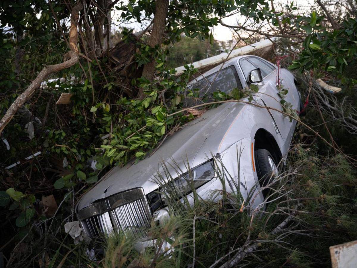 Cifra de muertos por Ian llega a 44 en medio de la devastación en Florida