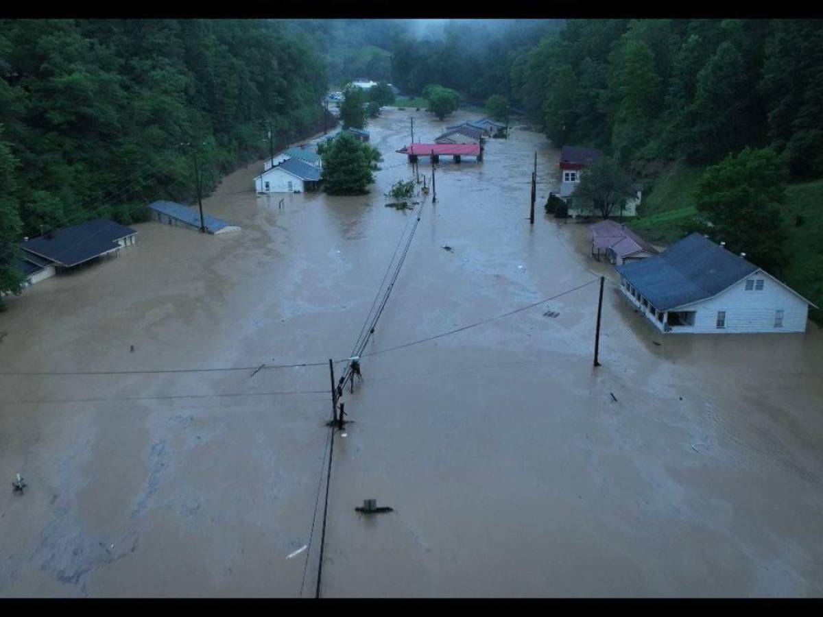Tres muertos y varios desaparecidos en Kentucky a causa de inundaciones