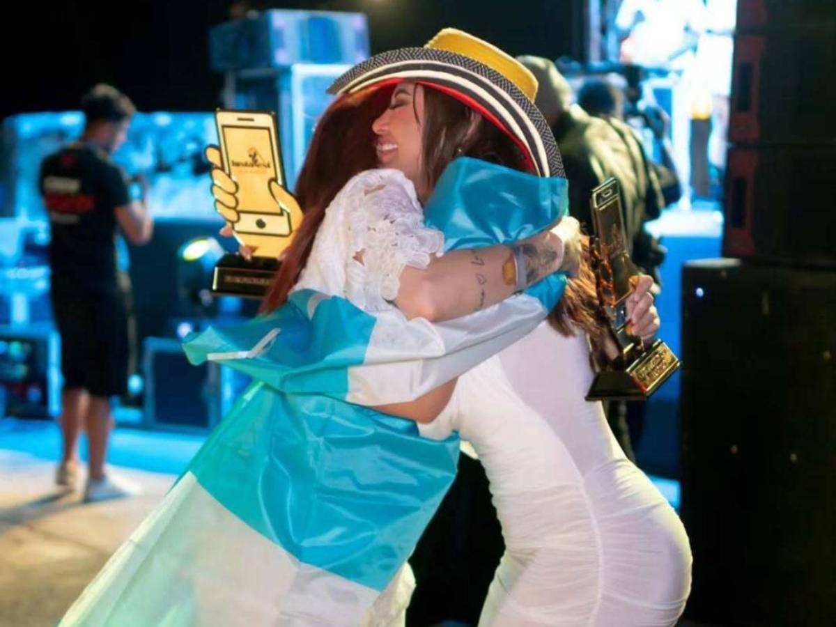 Jennifer Aplícano y Milagro Flores reciben reconocimientos en Colombia