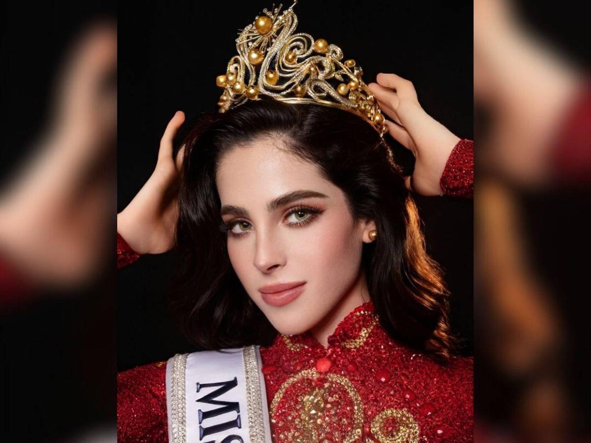 Fátima Bosch llega a Nueva York entre mariachis y polémicas