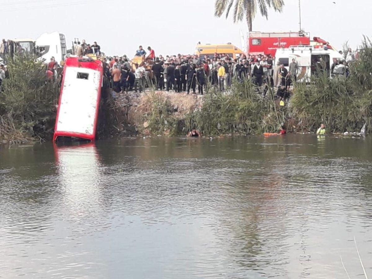 Accidente de bus en Egipto deja cerca de una veintena de muertos