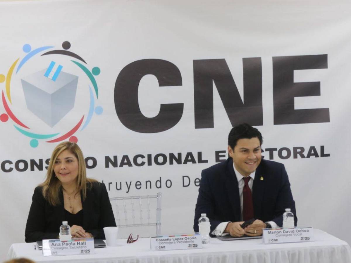 Entre risas y armonía, consejeros del CNE reciben ofertas para el TREP