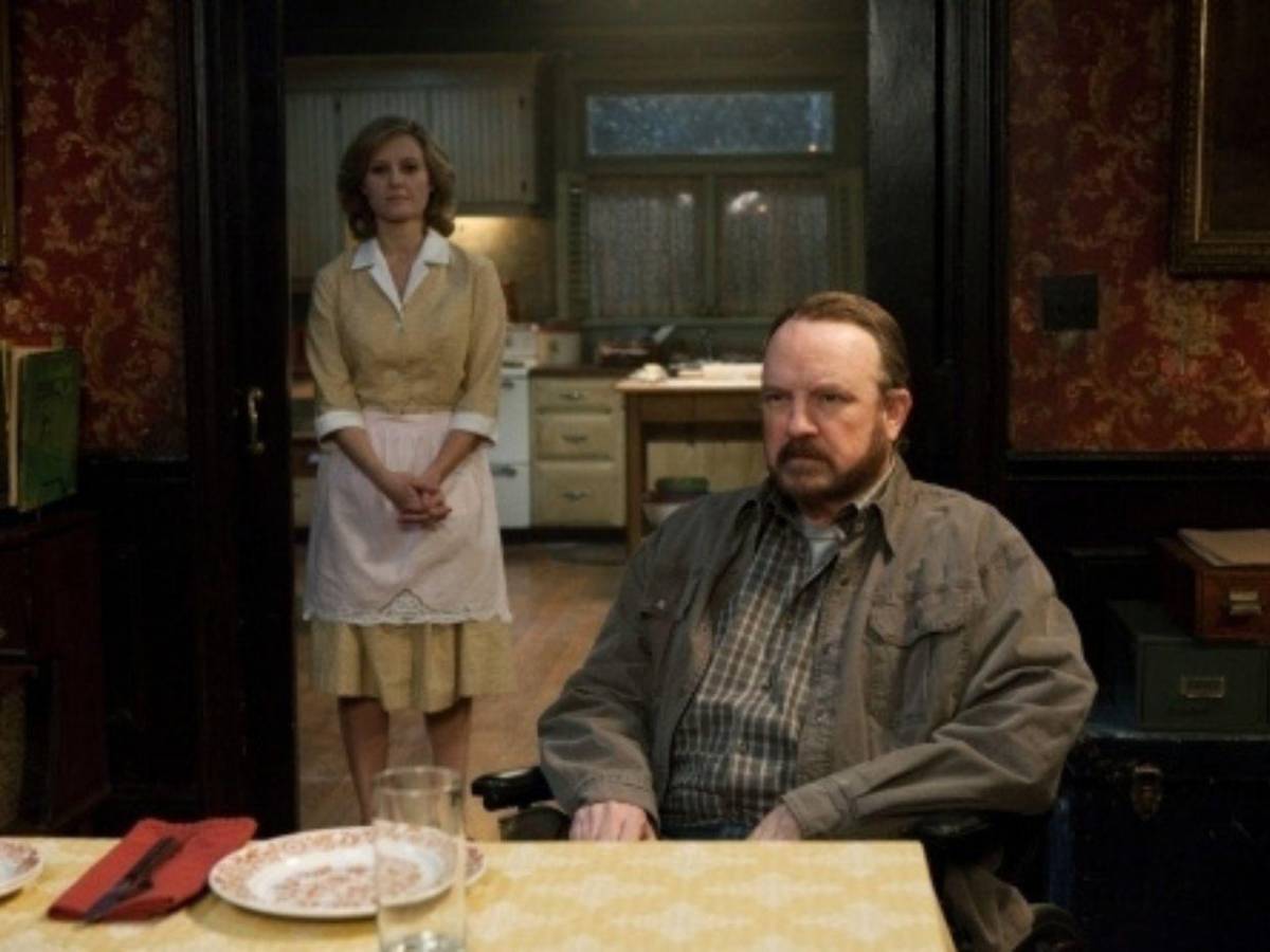 Murió Carrie Anne Fleming: estrella de Supernatural que desafió al terror