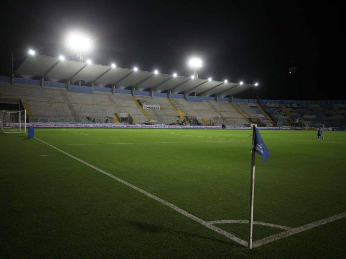 Aficionados del Motagua llegaron al estadio para vivir la fase triangular