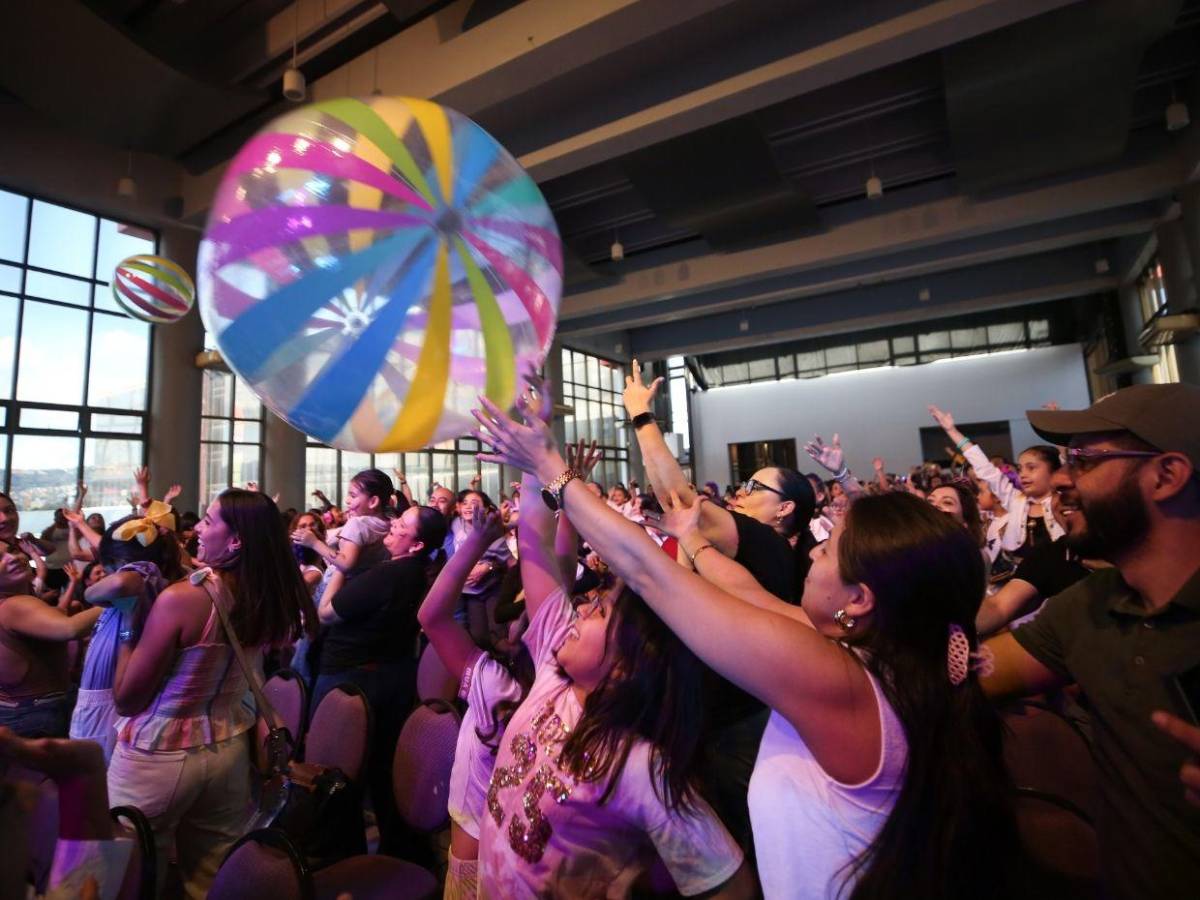 Entre trenzas moradas y moñitos: Así fue el show de las Guerreras K-Pop en Tegucigalpa