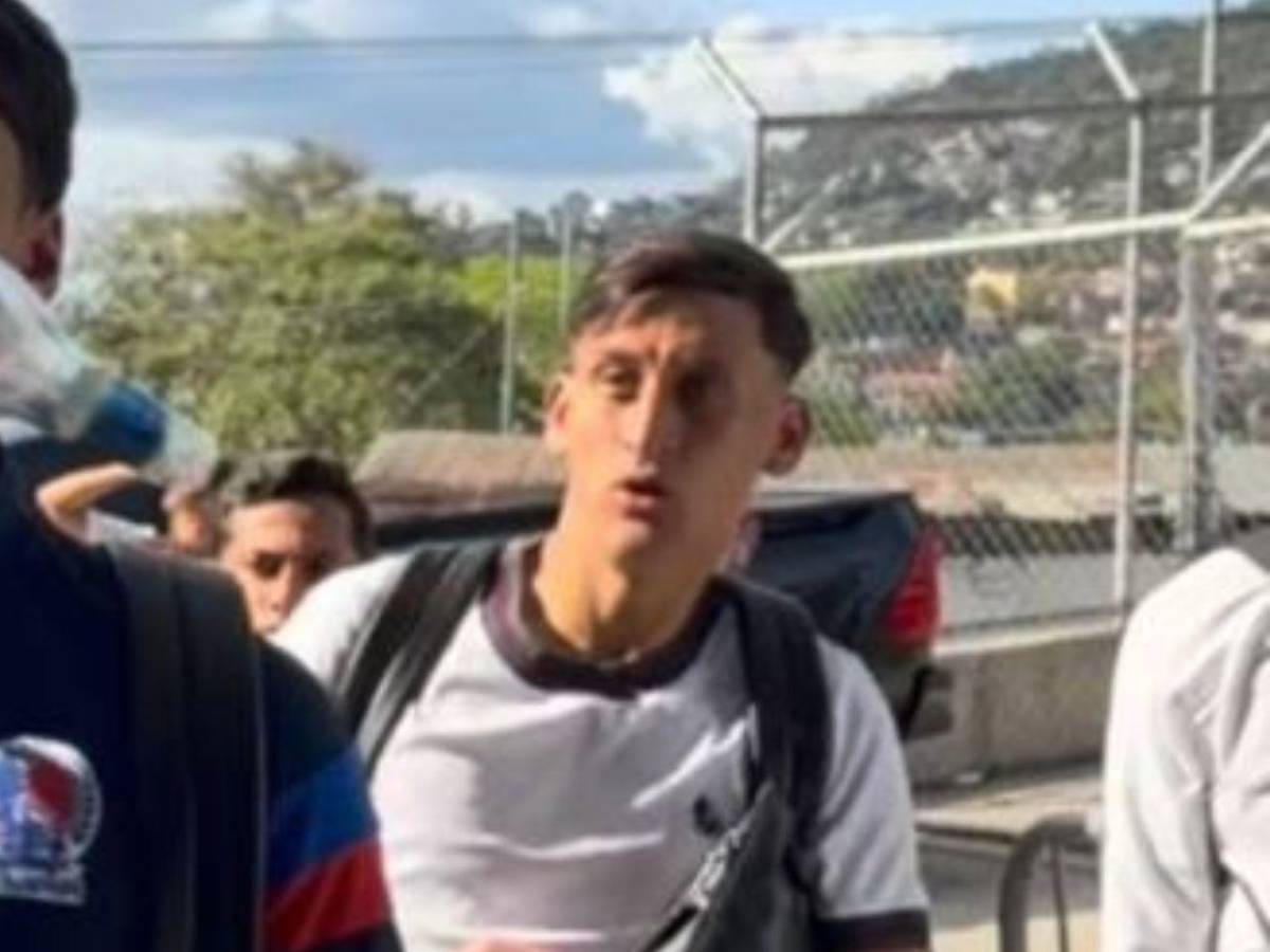 Captan lanzamiento de botellas contra jugadores de Olimpia previo al clásico